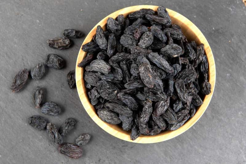 مویز انگور سیاه سردشت ارومیه مناسب جهت مصارف آجیلی و خانگی